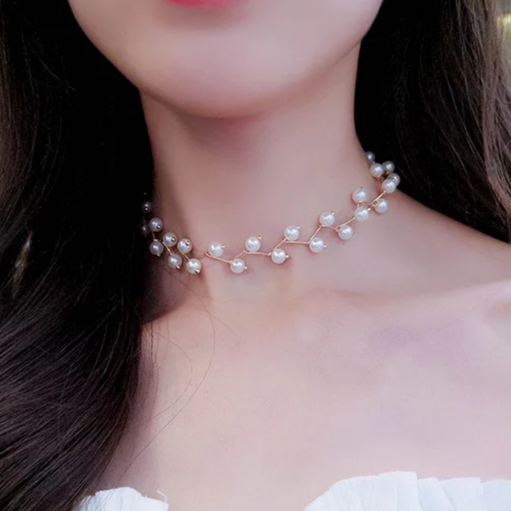 Elegant Pearl Choker Necklace